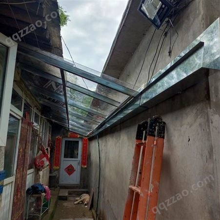 北京断桥铝封阳台门厅阳光板雨棚玻璃雨棚露台搭建围栏