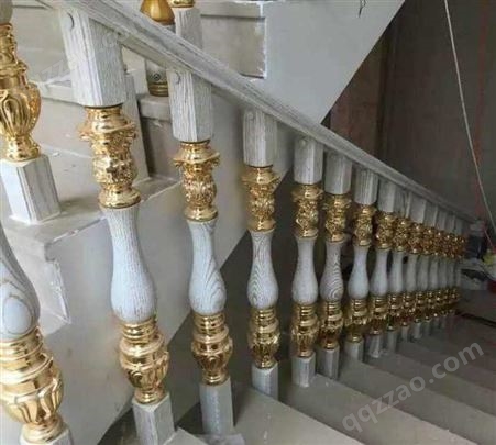别墅雕花铝艺楼梯 铜雕花楼梯栏杆镀金定制